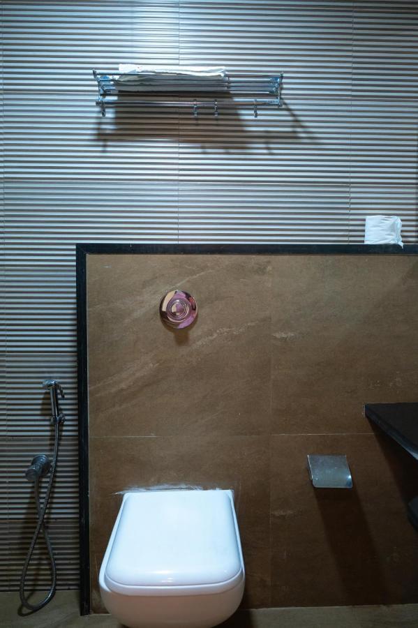 Vijaya Hill View Residency Hotel นาวีมุมไบ ภายนอก รูปภาพ