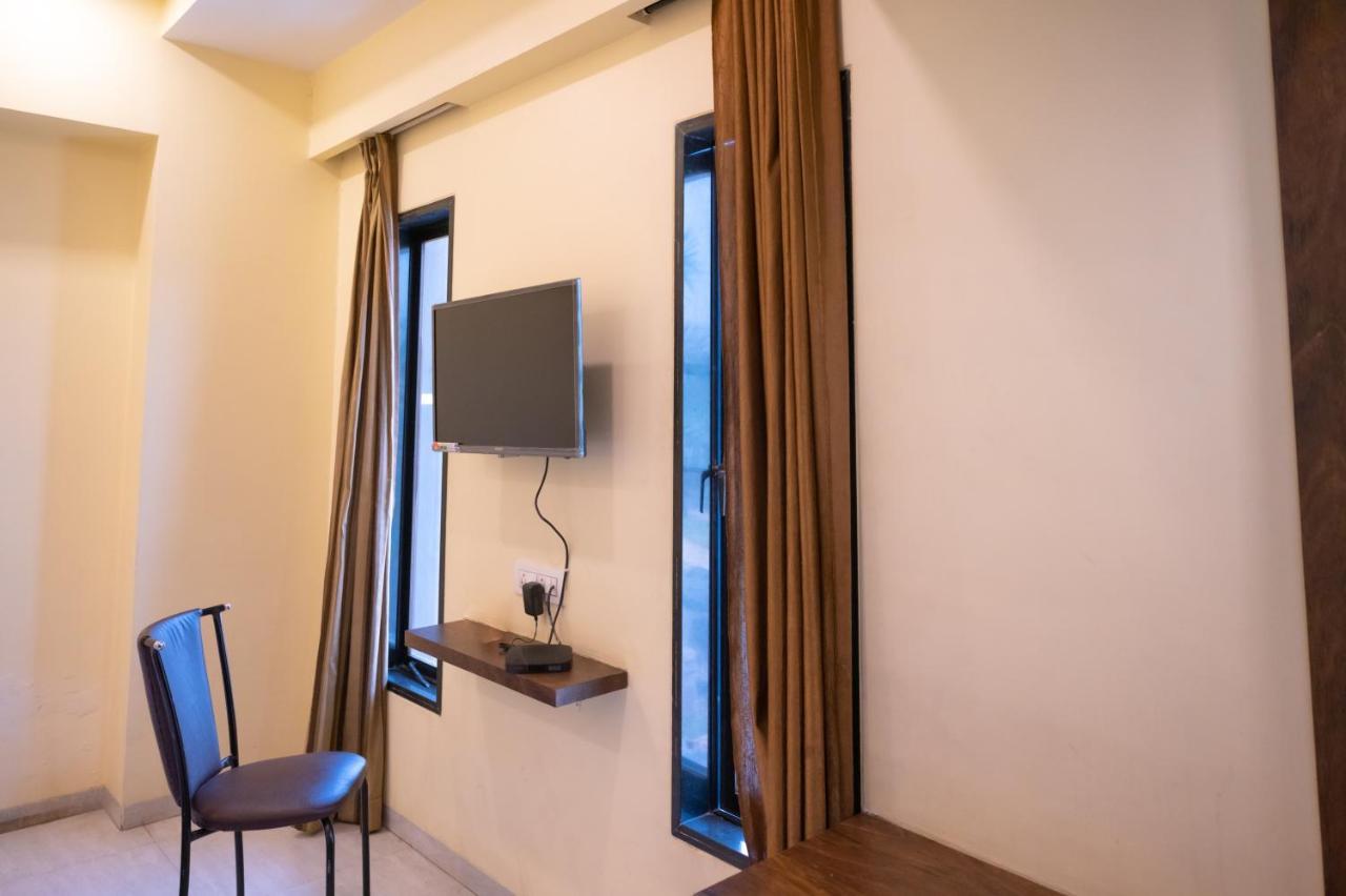 Vijaya Hill View Residency Hotel นาวีมุมไบ ภายนอก รูปภาพ